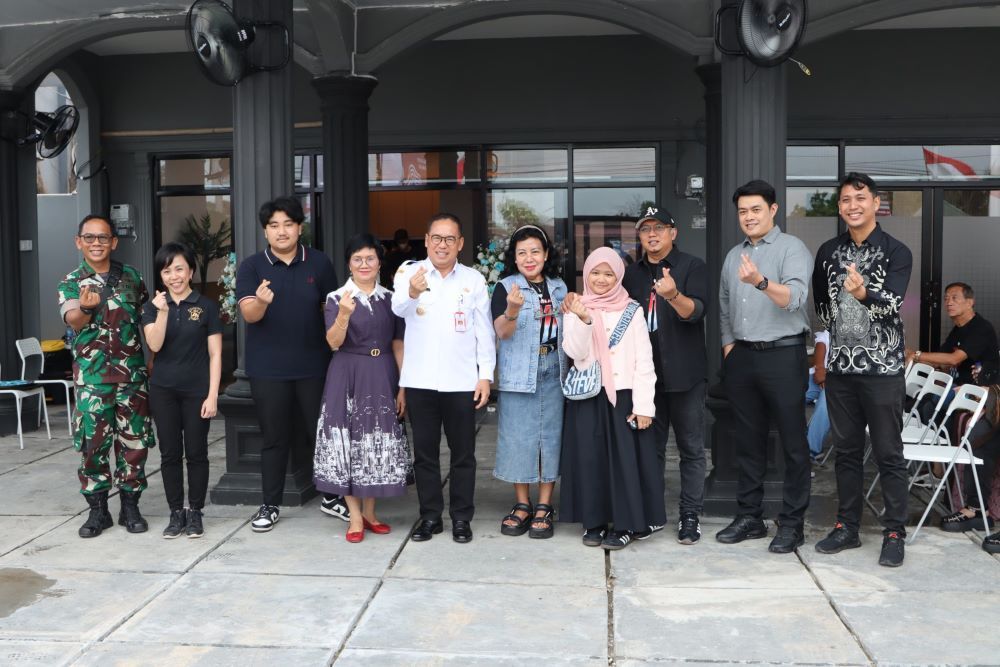 Pj Bupati PPU, Makmur Marbun meresmikan Buen Cafe, tempat nongkrong sekaligus konsultasi hukum.  