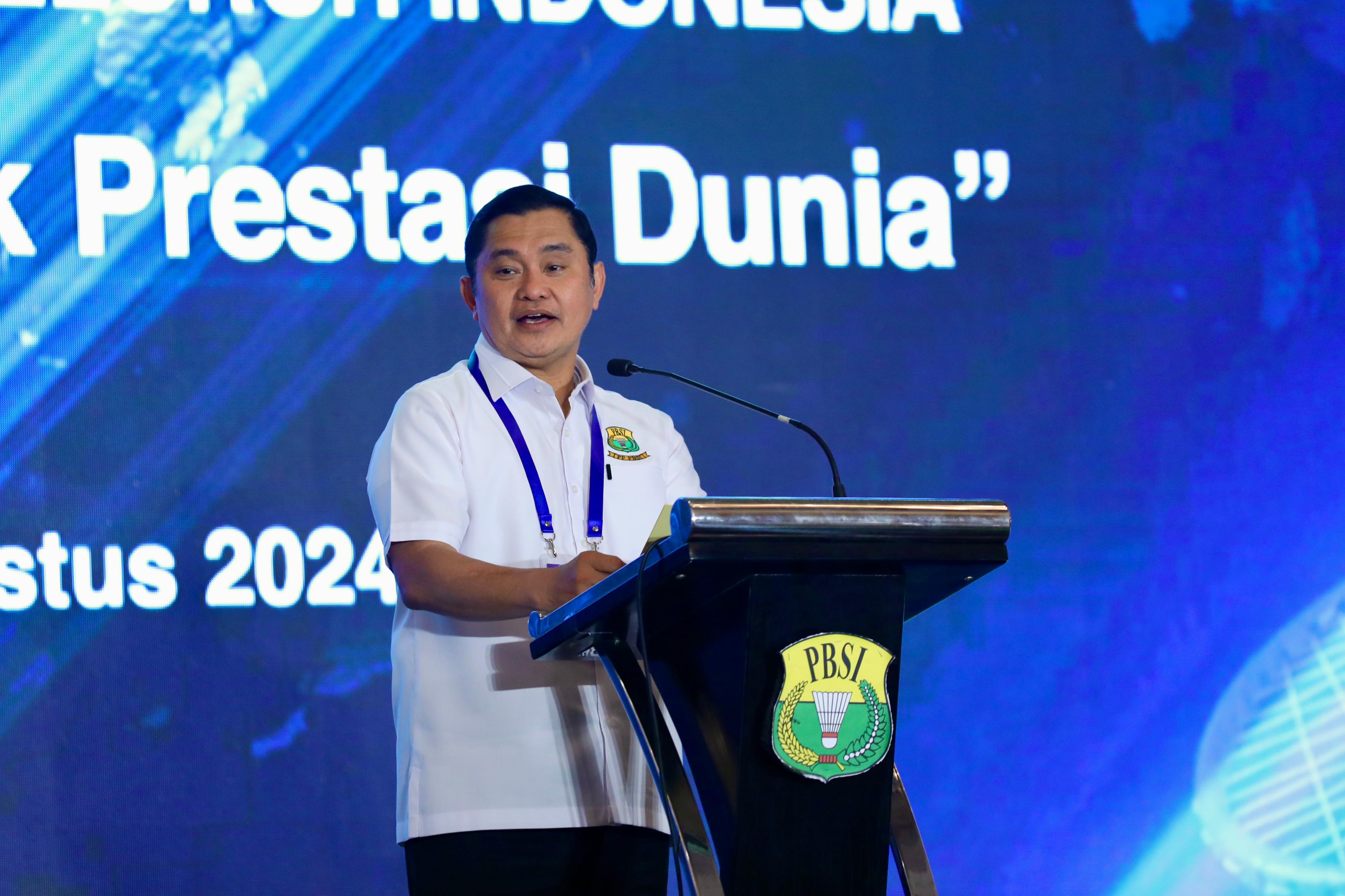 Fadil Imran saat memberikan sambutan usai terpilih sebagai Ketua Umum PP PBSI 2024-2028