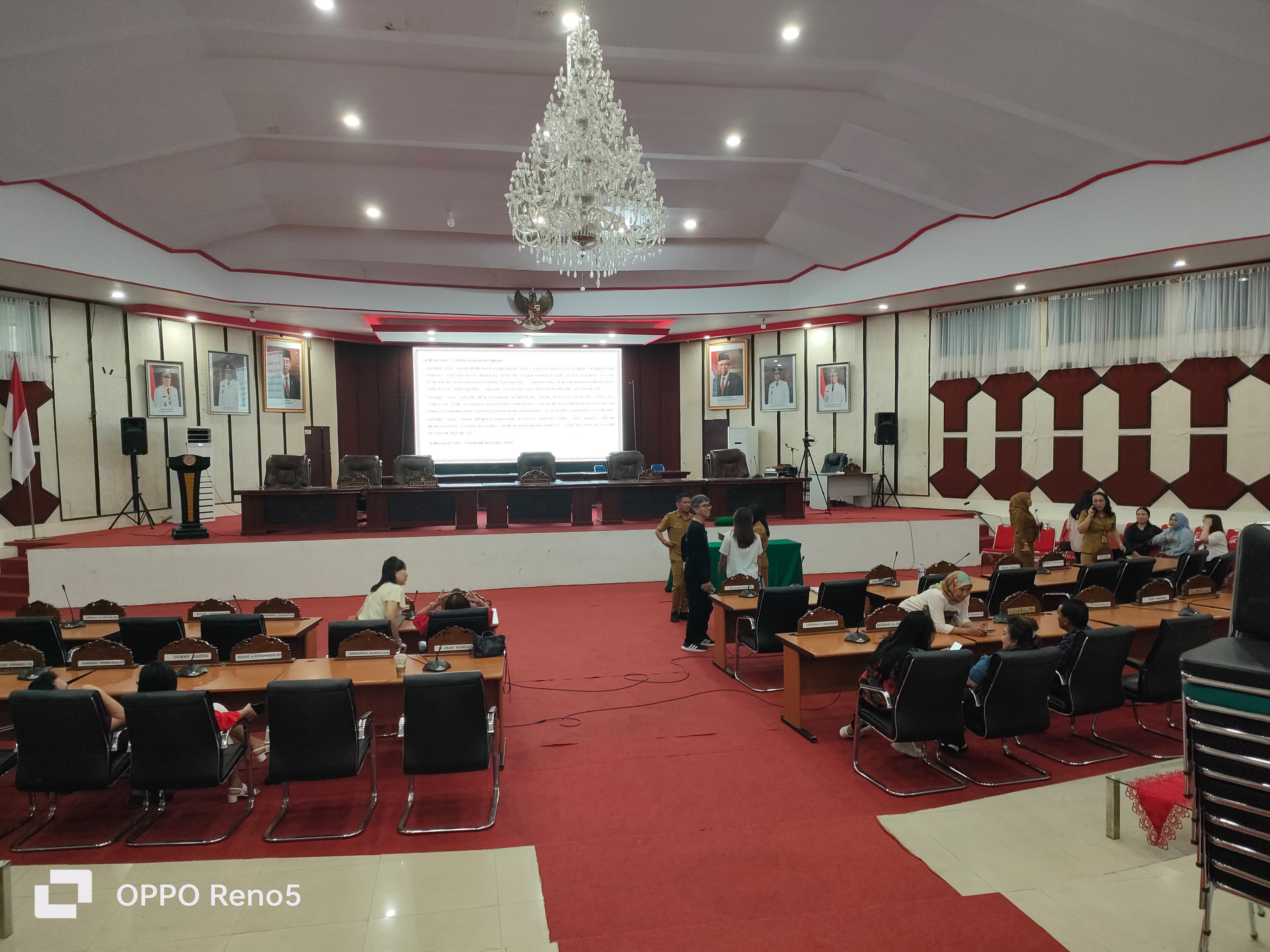 Hari ini di ruang rapat paripurna akan dilantik anggota DPRD Kota Manado terpilih periode 2024-2029. (Foto:Istimewa)