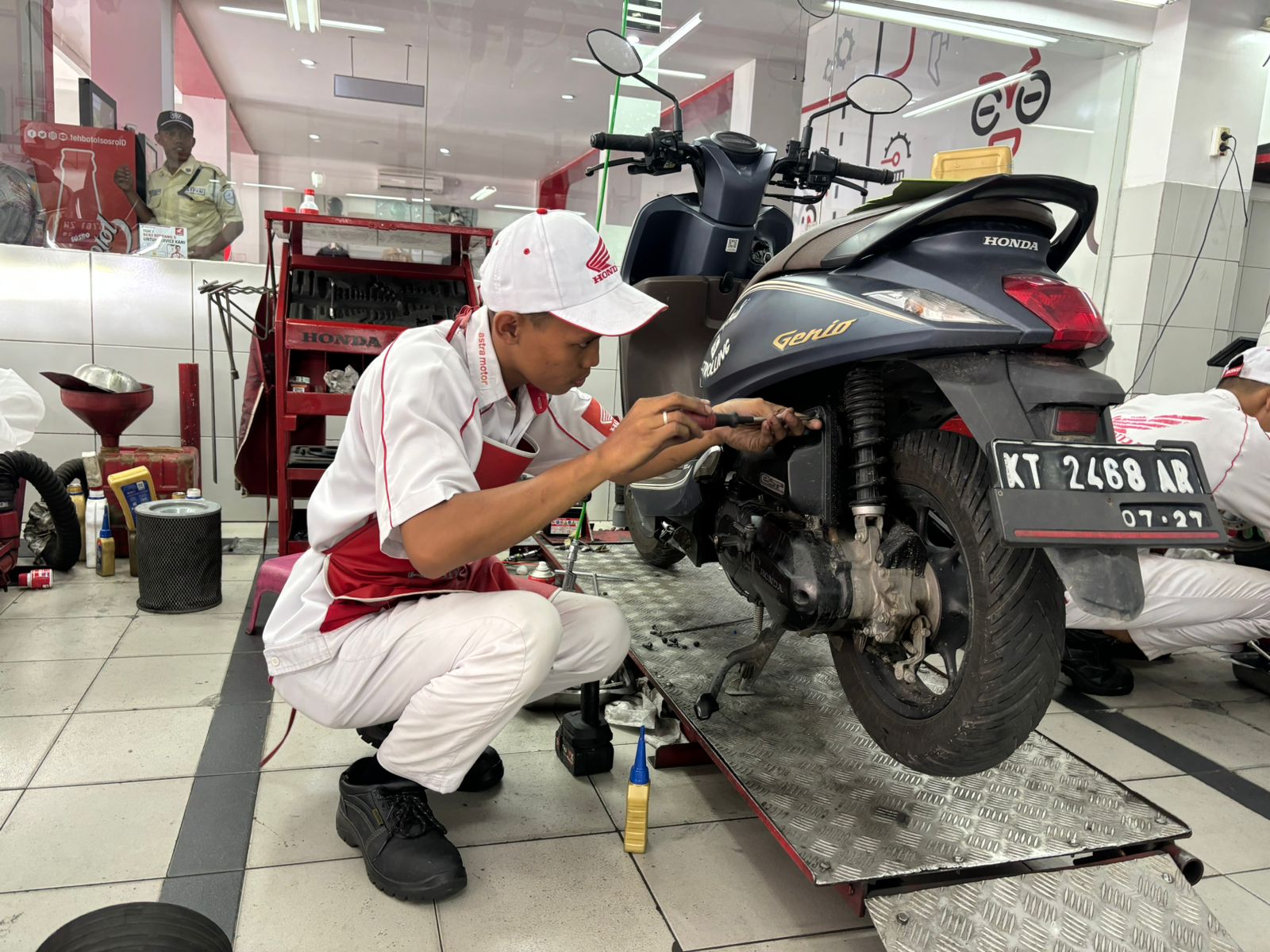 Banjir Promo! Jangan Lewatkan Kesempatan Emas Merawat Motor Honda Kesayangan Anda