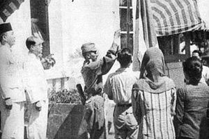 Ilustrasi pengibaran bendera merah putih oleh Paskibraka.