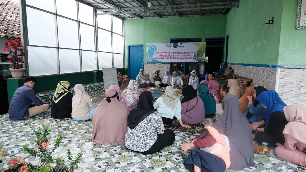 PLN Nusantara Power UP Bandar Lampung Laksanakan Kegiatan Sosialisasi dan FGD Kelompok Bank Sampah Emak.id