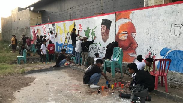 Meriahkan HUT RI ke-79, Komunitas Tepi Kiri Gelar Art Competition Mural  di Desa Habi