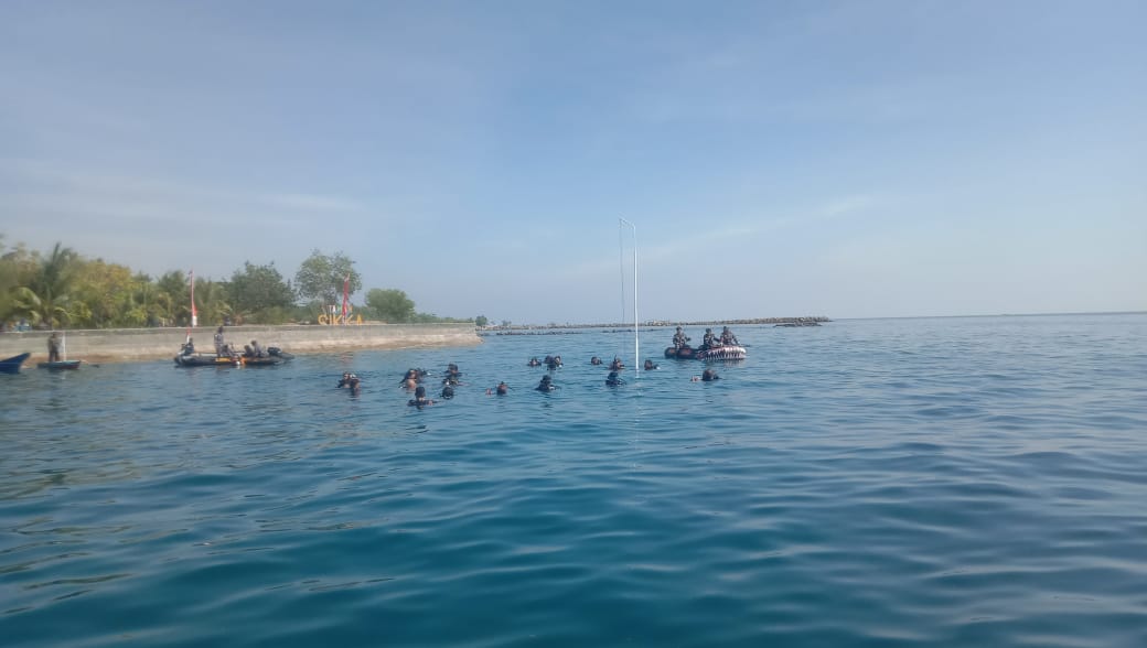 Peringati Hut Ri Ke Lanal Maumere Gelar Upacara Bendera Merah Putih