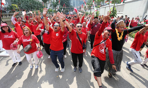 Sekitar 500 lebih warga hunian dari berbagai site apartemen kelolaan Inner City Management (ICM) nampak mengikuti rangkaian acara HUT RI di Kawasan Podomoro City Jakarta Barat, 17 Agustus 2024. Foto : Panji Asmoro/TrenAsia 