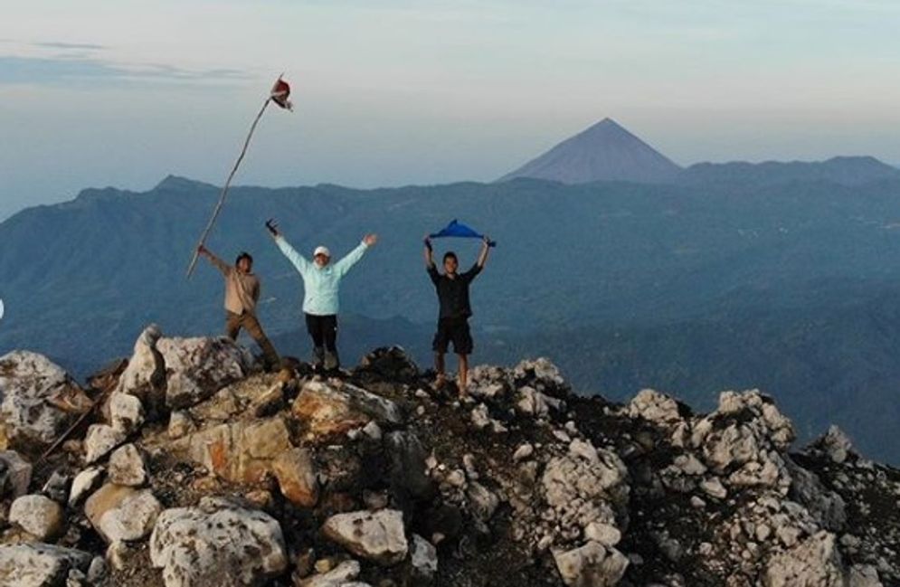 Gunung-Ebulobo.jpg