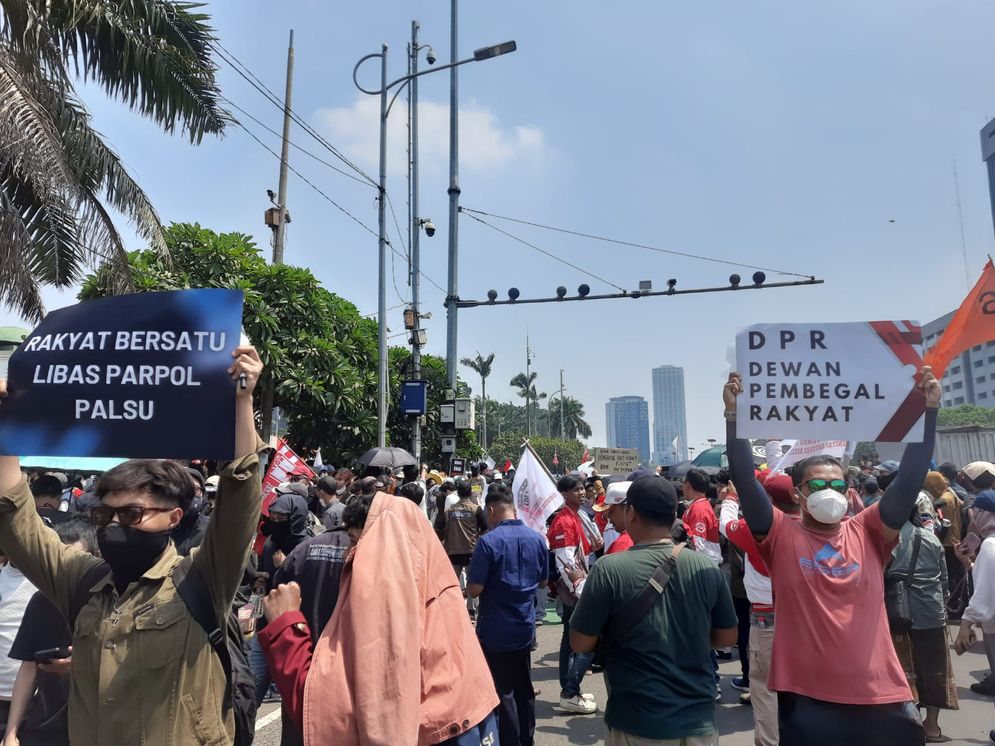 13 Barang Wajib Dibawa Saat Lakukan Demonstrasi atau Unjuk Rasa