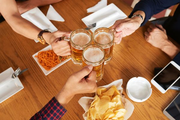 5 Makanan Ini Dilarang Dikonsumsi Bersamaan dengan Alkohol, Tidak Sembarangan! 