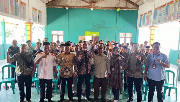  OJK Lampung Bersama Komisi XI DPR RI Junaidi Auly Edukasi Literasi Keuangan ke Masyarakat Desa