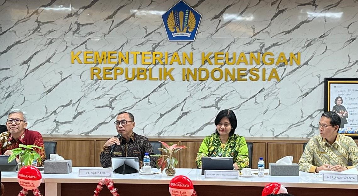 Kepala Kantor Wilayah Direktorat Jenderal Perbendaharaan Provinsi Kaltim, M. Syaibani, ketika menjelaskan Realisasi APBN dan Perpajakan di Kaltim hingga Juli 2024 di Gedung keuangan Negara Balikpapan, Selasa 27 Agustus 2024