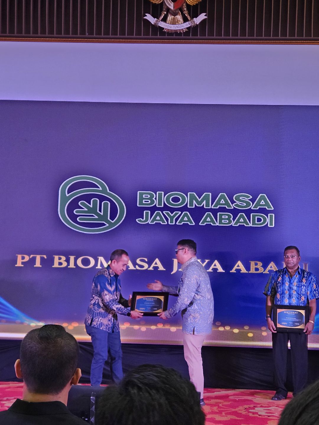 Presiden Direktur PT Biomasa Jaya Abadi Rudi Hantono menerima penghargaan kontribusi devisa ekspor terbesar di Gorontalo dari Kepala Kanwil Bea Cukai Sulawesi Bagian Utara (Sulbagtara) Erwin Situmorang  di Gedung Keuangan Negara, Manado, Selasa, 27 Agustus 2024. Kontribusi PT BJA mencapai lebih dari 55% dari total devisa ekspor propinsi Gorontalo. 

PT BJA telah melakukan pengiriman ekspor wood pellet ke dua negara yaitu Jepang dan Korea Selatan. Sejak BJA beroperasi yaitu tahun 2022 hingga 14 Agustus 2024, PT BJA telah melakukan 21 kali ekspor wood pellet sebanyak 230 ribu ton.