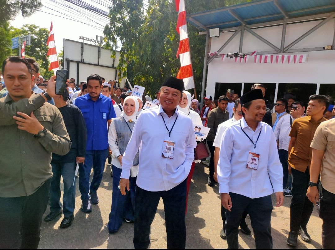 Pasangan bakal calon gubernur dan wakil gubernur Kalimantan Selatan H Muhidin-Hasnuryadi Sulaiman tiba di sekretariat KPU Kalsel (Foto:Ahmad Husaini)