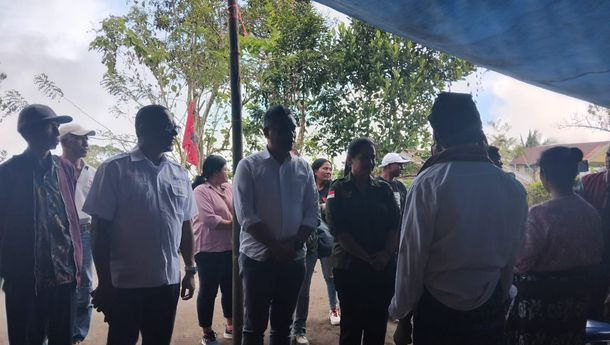 Robi Idong dan Martin Wodon Bersama Ketua DPRD Sikka, Stef Sumandi Kunjugi Dusun Baukrenget, Mapitara