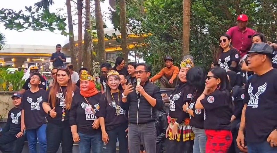 Wali Kota Balikpapan Nyayikan Lagu ‘Darah Muda’ di Rock Mob dan Konser Kemerdekaan