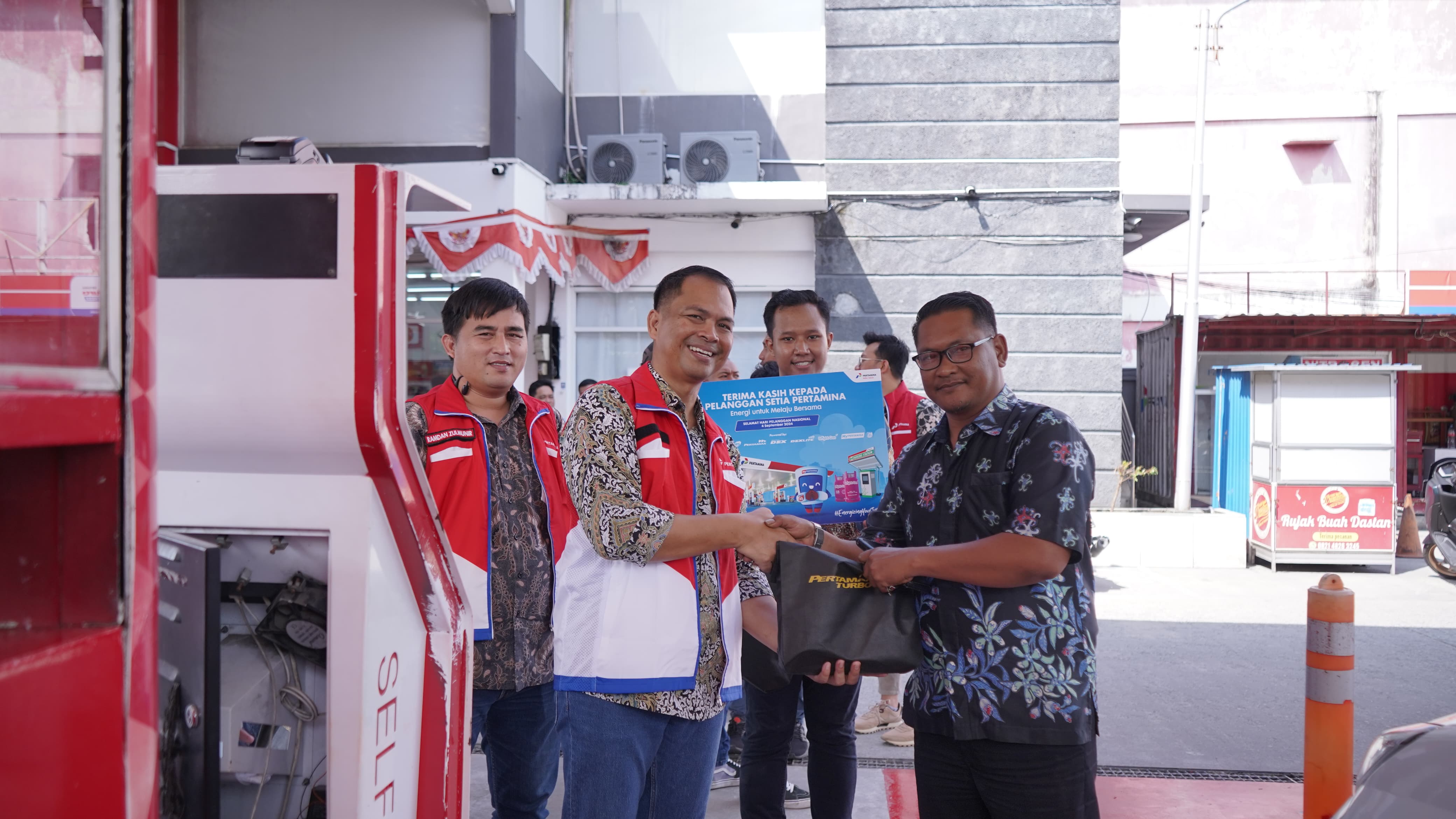 Pertamina Patra Niaga Berikan Apresiasi dan Penawaran Spesial di Hari Pelanggan Nasional 2024