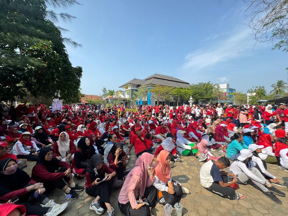 Semarak Jalan Sehat Bersama Walikota, PLN Nusantara Power Dukung Kegiatan Kelurahan Rajabasa Pemuka