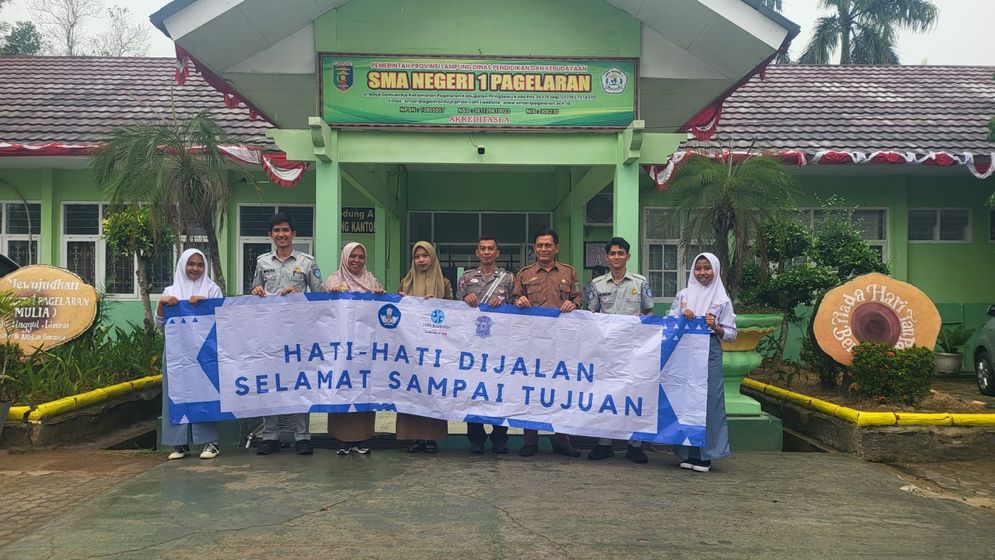 SMAN 1 Pagelaran Pringsewu menjadi lokasi digelarnya kegiatan Pengajar Peduli Keselamatan Lalu Lintas (PPKL)