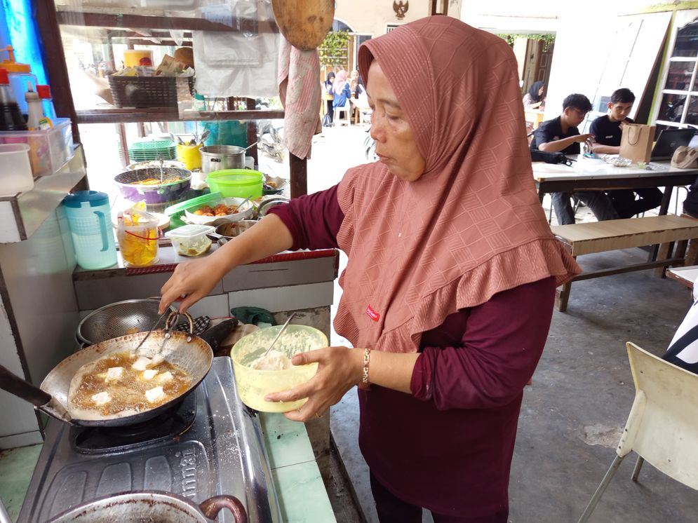 Jadi Andalan Mahasiswa UIN Palembang, Kedai Aspri Tawarkan Nasi Ayam Geprek hingga Pindang Ikan