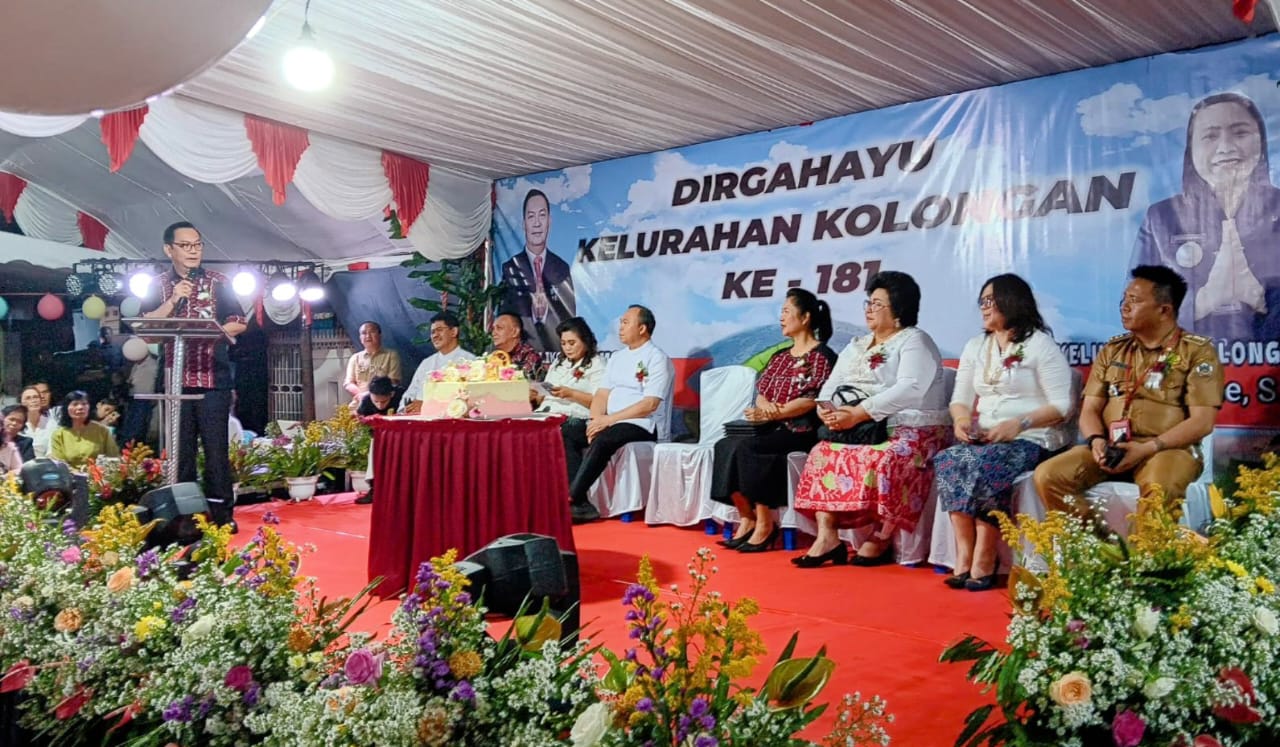 Wali Kota Tomohon Caroll J.A Senduk saat membawakan sambutan pada acara HUT Kelurahan Kolongan Ke-181. (Foto: Istimewa)