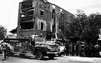 Bangunan yang terbakar usai peristiwa Tanjung Priok 12 September 1984. (Wikipedia)