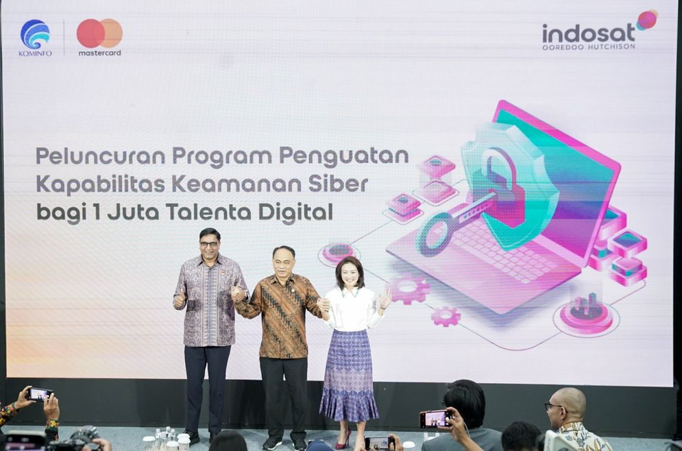 Kominfo telah bekerja sama dengan Cybersecurity Center of Excellence oleh Indosat atau IOH dan Mastercard Indonesia dalam meluncurkan akademi daring. 