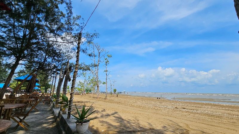 Pantai Ambalat ilihan berlibur baru di sekitar Kota Balikpapan.