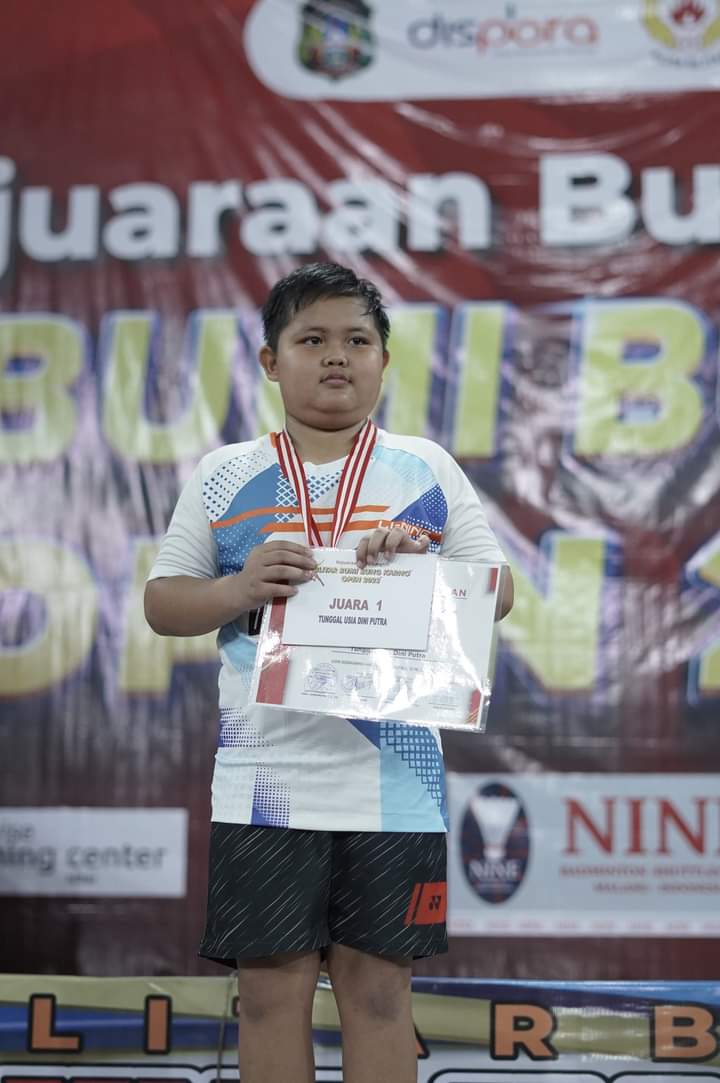 juara Kejuaraan Kabupaten Persatuan Bulu Tangkis Seluruh Indonesia (Kejurkab PBSI) Pasuruan 2024.