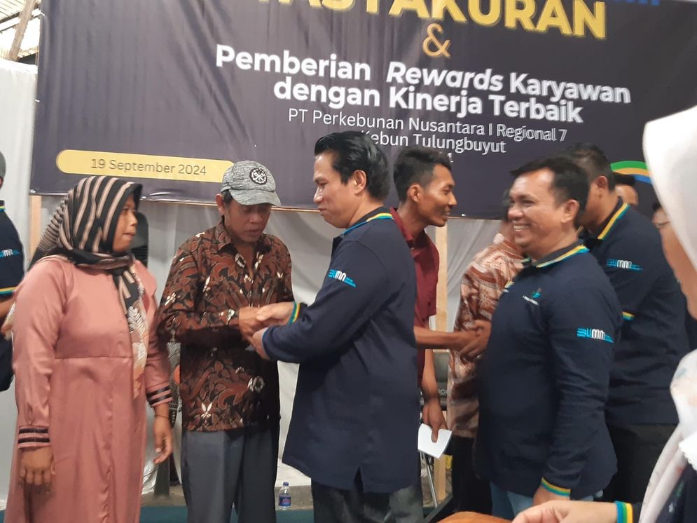 Kebun Tulung Buyut Rayakan Sukses dengan Santuni Anak Yatim