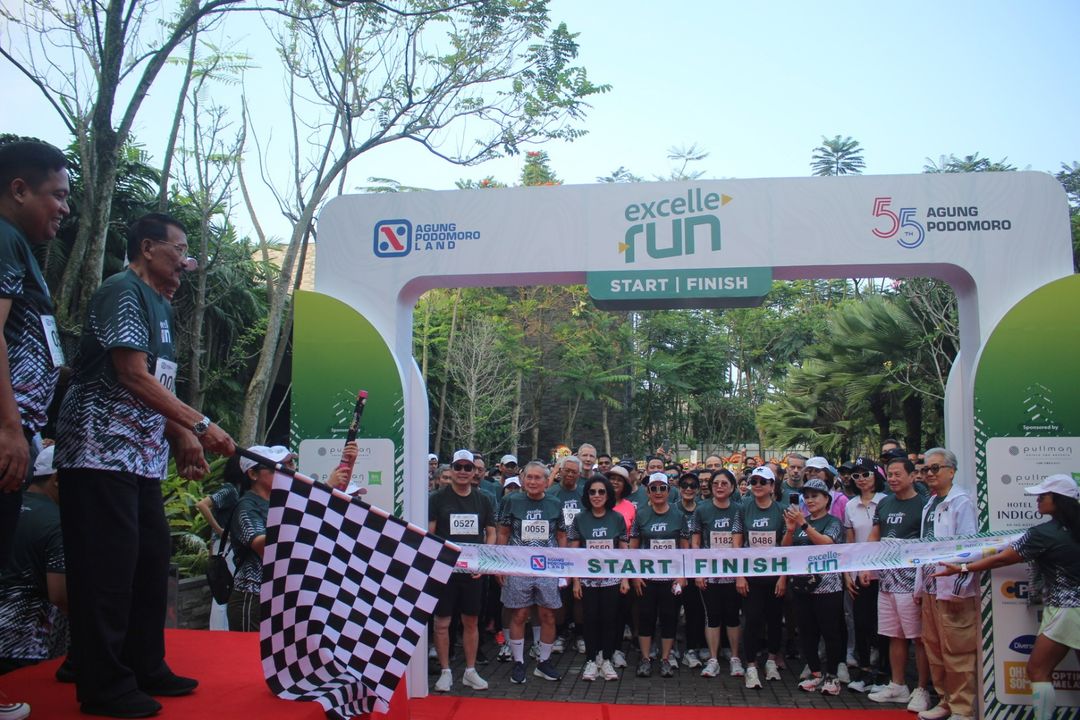 Agung Podomoro merayakan ulang tahunnya yang ke-55 tahun ini dengan cara berbeda, yaitu mengadakan kegiatan lari santai bersama karyawan sejauh 5,5 km di kawasan Vimala Hills, Ciawi, Bogor. 