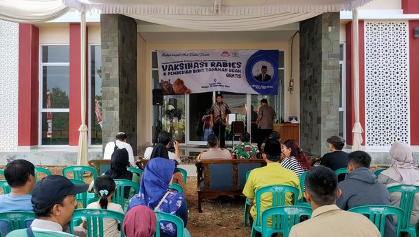 Vaksinasi Rabies Gratis dan Pembagian Bibit Pohon Alpukat: Kolaborasi Yayasan Pemberdayaan Nusantara dan PDHI Lampung