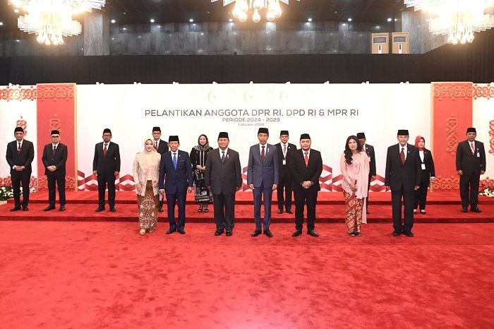 Presiden Joko Widodo (Jokowi) menghadiri Sidang Paripurna Pengucapan Sumpah/Janji Anggota DPR/DPD/MPR RI Periode 2024-2029 pada Selasa, 1 Oktober 2024.