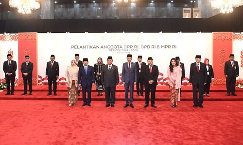 Presiden Joko Widodo (Jokowi) menghadiri Sidang Paripurna Pengucapan Sumpah/Janji Anggota DPR/DPD/MPR RI Periode 2024-2029 pada Selasa, 1 Oktober 2024.