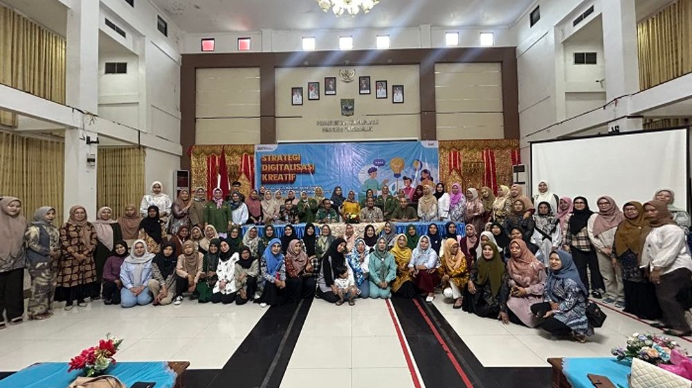 PT Hutama Karya (Persero) menggelar workshop bertajuk Strategi Digitalisasi Kreatif secara hybrid dengan tema “Membangun Rekam Jejak Digital dan Popularitas UMKM Sumatra Barat.”