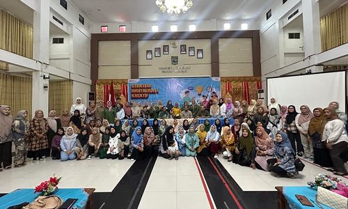 PT Hutama Karya (Persero) menggelar workshop bertajuk Strategi Digitalisasi Kreatif secara hybrid dengan tema “Membangun Rekam Jejak Digital dan Popularitas UMKM Sumatra Barat.”