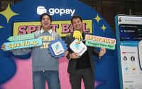 Head of GoPay Wallet Kelvin Timotius berbincang bersama Jerome Polin dalam acara peluncuran inovsi fitur Split Bill pada aplikasi GoPay, di Jakarta, Kamis 3 Oktober 2024. Foto : Panji Asmoro/TrenAsia