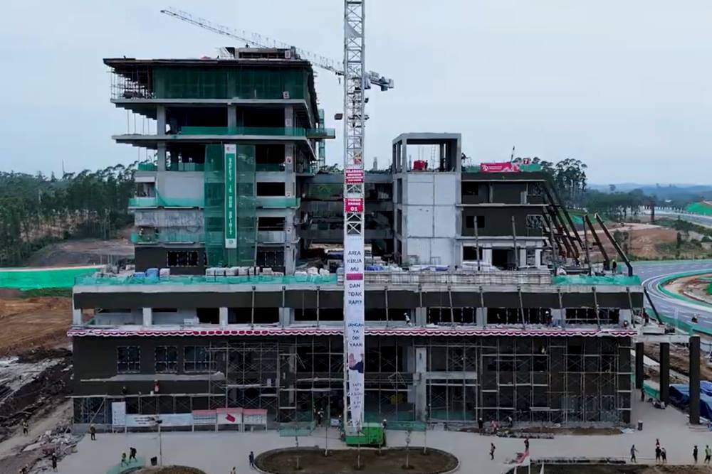 Proyek  pembangunan ibu kota Nusantara. Pertumbuhan ekonomi naik akibat pemindahan ibu kota negara. 