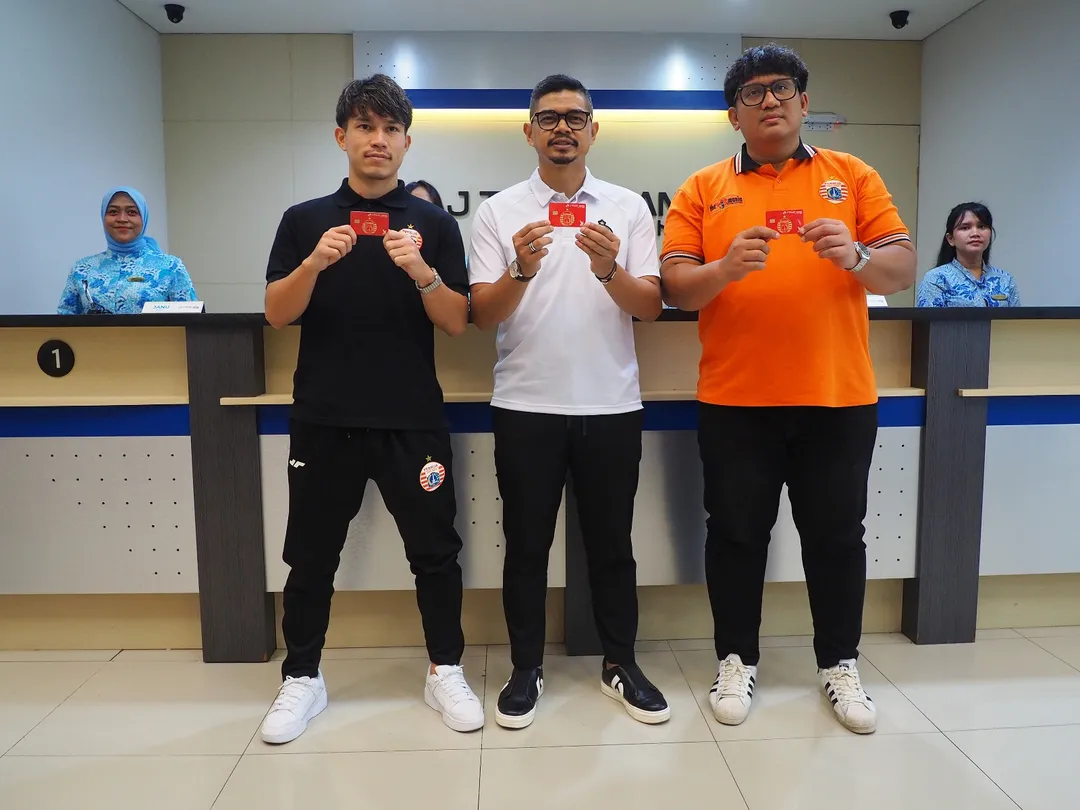 PT Bank JTrust Indonesia Tbk (J Trust Bank) memperkuat kerja sama dengan Persija melalui peluncuran program tabungan beserta kartu debit co-branding bertajuk “TORA PERSIJA” untuk pendukung setia Macan Kemayoran, Jakmania. 