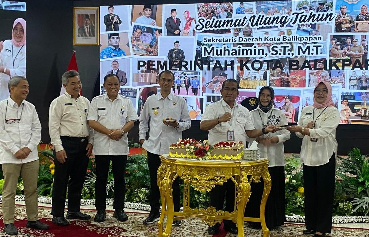 Pemkot Balikpapan Berikan Apresiasi kepada Sekda Kota Balikpapan di HUT ke-56