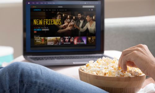 Suka Download Film Bajakan Gratis? Waspada Bahaya Malware Peaklight
