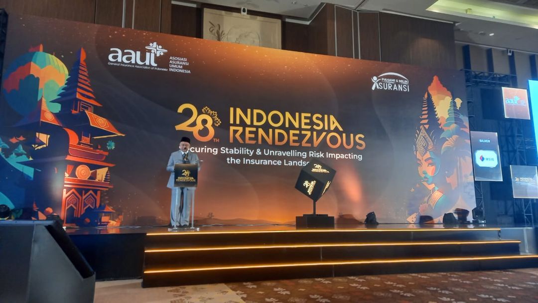 Ketua Umum Asosiasi Asuransi Umum Indonesia (AAUI) Budi Herawan saat membuka pertemuan 28th Indonesia Rendezvous di Nusa Dua, Bali, Kamis, 10 Oktober 2024.