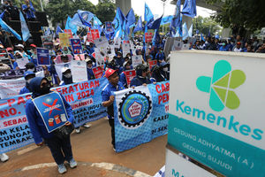 Demo Buruh Rokok Keemenkes - Panji 4.jpg