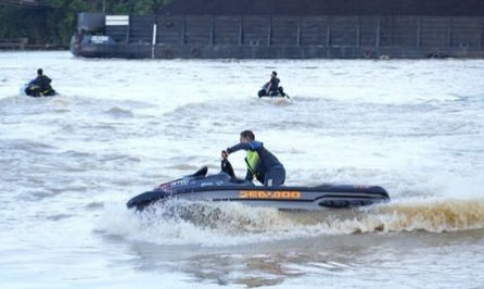 Jetski Mahakam Wave Riding Tambah Wahana Wisata Bahari Kaltim