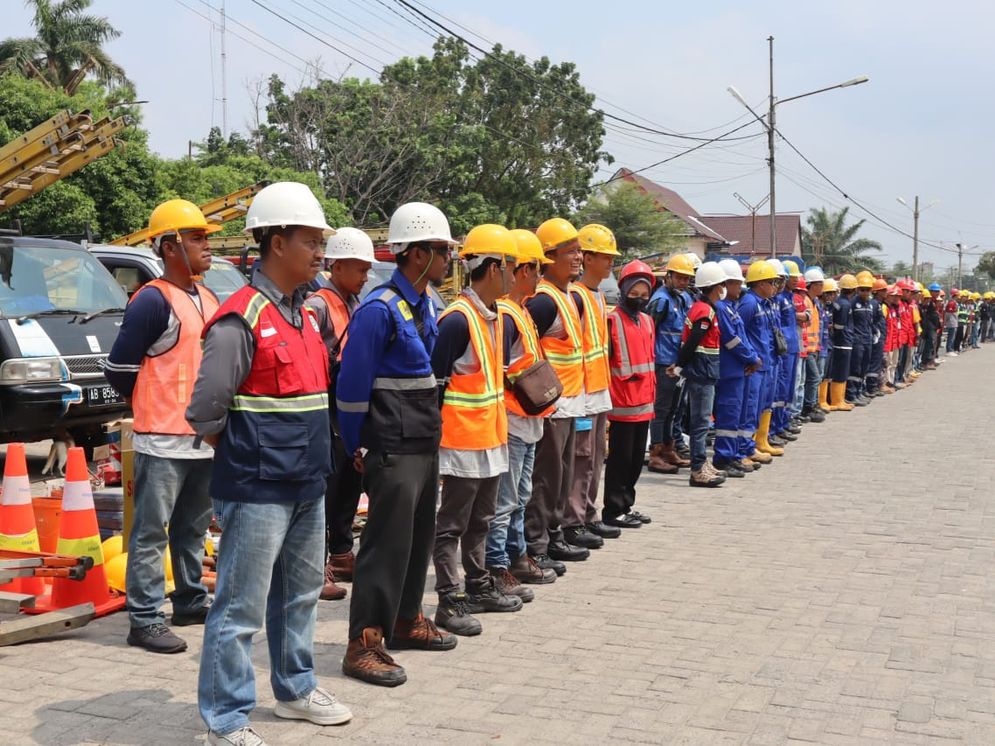 Ratusan Petugas Pelaksana Pekerjaan Konstruksi mengikuti gelar Peralatan dan Pasukan di Komplek Gedung Sumpah Pemuda, PKOR Way Halim.