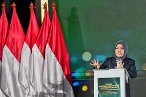 Direktur Strategi dan Pengembangan Bisnis PGN Rosa Permata Sari menjadi pembicara pada sesi tema “Opportunity in Providing Clean Energy for Industry” di REPNAS National Conference