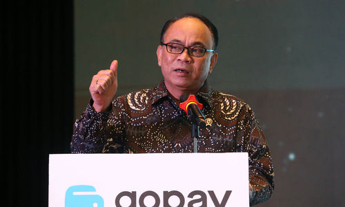 Menteri Komunikasi dan Informatika Republik Indonesia Budi Arie Setiadi, saat memberikan paparan dalam acara Diskusi Publik Perangi Judi Online, Wujudkan Ekosistem Keuangan Digital yang Aman “Judi Pasti Rugi”, yang digelar oleh GoPay di Jakarta, Kamis 17 Oktober 2024. Foto : Panji Asmoro/TrenAsia