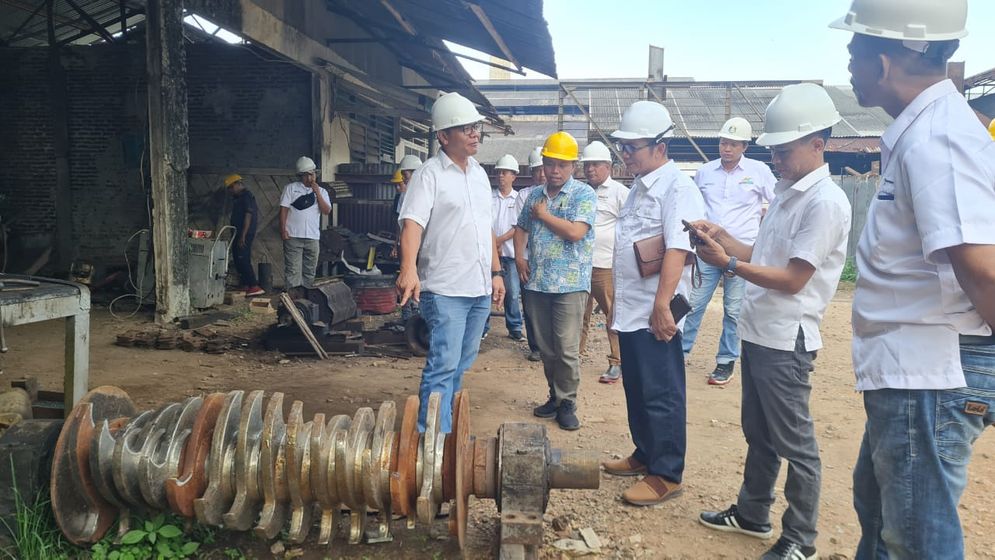 Tim Teknik Kebun Cikumpay Kunjungi Pabrik Karet Regional 7