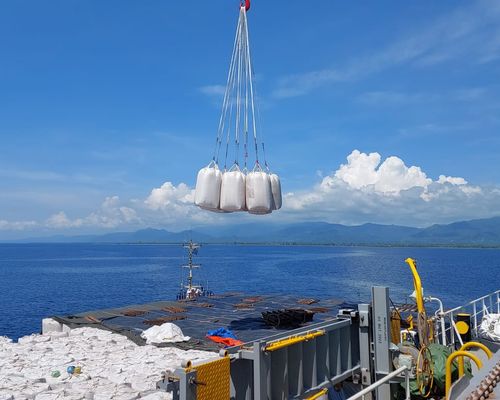 Aktivitas Bongkar Muat di Pelabuhan Lalape Sumbang Rp700-800 Juta Per Bulan