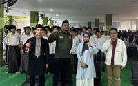 Kegiatan Talkshow Literasi Digital dalam rangka Peringatan Hari Santri Nasional Tahun 2024 dengan tema “Santri Berdaya
 Nusantara Berdigdaya Indonesia Maju" yang berlangsung di Pondok Pesantren Miftahul Ulum Addiniyah, Jakarta Selatan. Foto : Panji Asmoro/TrenAsia