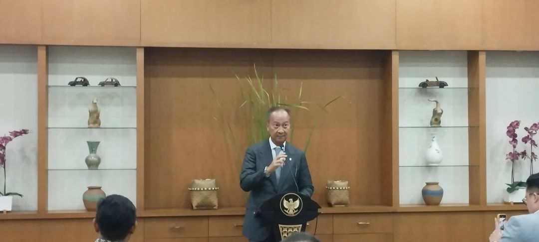 Menteri Perindustrian Agus Gumiwang Kartasasmita 