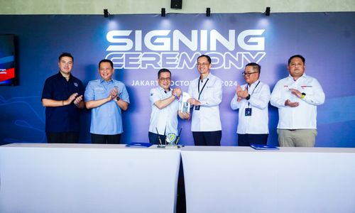 Penandatanganan kerja sama antara IMI, Indonesia Financial Group (IFG), Jasaraharja Putera (JRP Insurance), dan Wuling Maju Motor Group di Jakarta, Kamis, 24 Februari 2024.